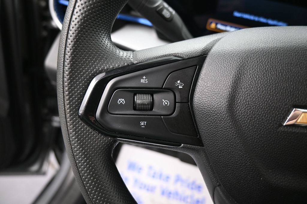 Used 2025 Chevrolet Trax LT FWD image 32
