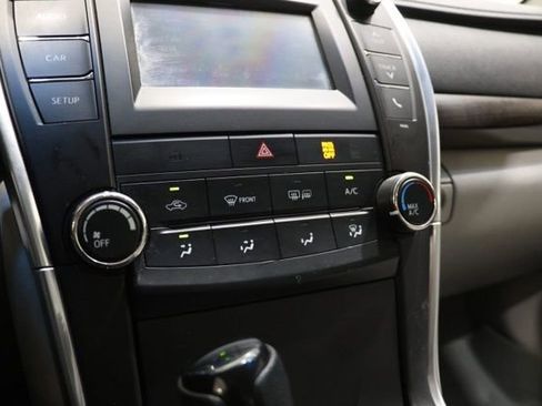 Used 2015 Toyota Camry LE FWD image 24