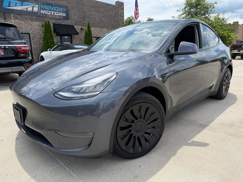 Used 2021 Tesla Model Y Long Range AWD/4WD image 1