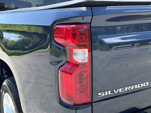 Used 2022 Chevrolet Silverado 1500 Custom RWD image 12