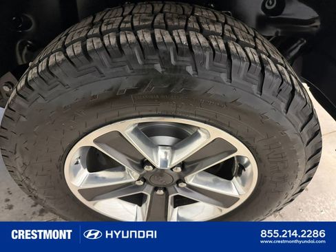 Used 2019 Jeep Wrangler Unlimited Sahara w/ Cold Weather Group AWD/4WD image 10