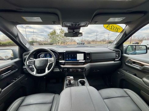 Used 2024 Chevrolet Silverado 1500 LT Trail Boss w/ Convenience Package II image 24