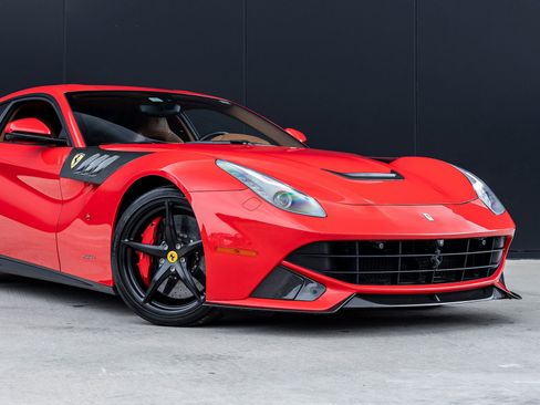 Used 2014 Ferrari F12 Berlinetta image 5