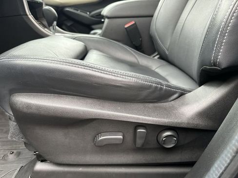 Used 2022 Subaru Ascent Touring image 16