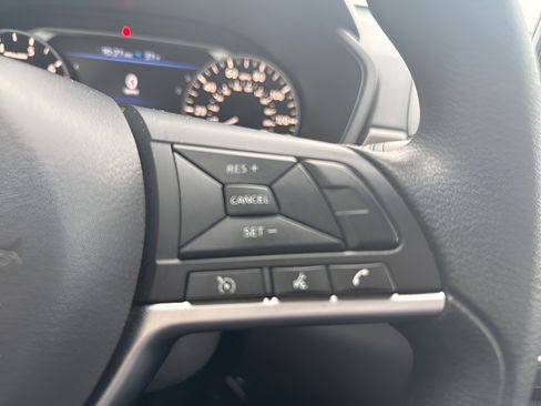 Used 2024 Nissan Altima 2.5 SV image 34