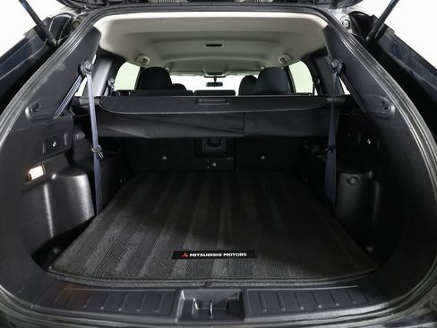 Used 2024 Mitsubishi Outlander ES image 14