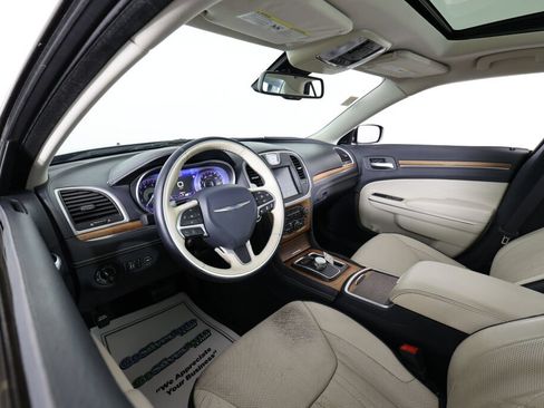 Used 2015 Chrysler 300 C Platinum w/ Harman/Kardon Audio Group AWD/4WD image 10