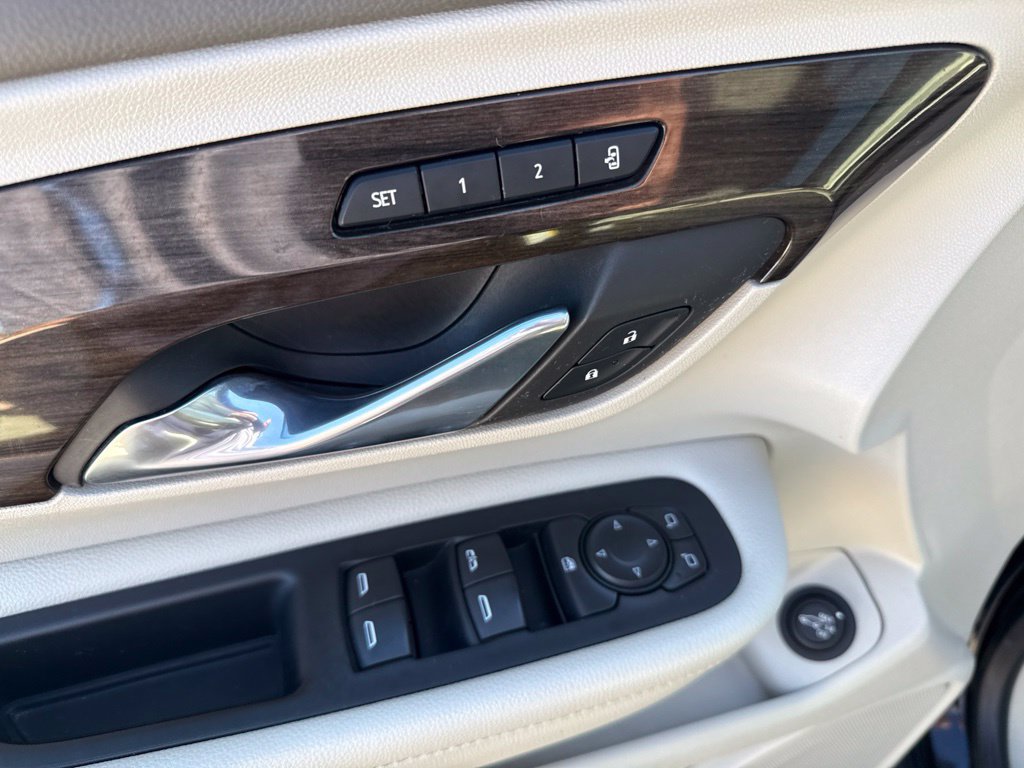 Used 2019 GMC Terrain Denali w/ Advanced Safety Package AWD/4WD image 14