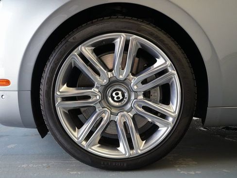 Used 2016 Bentley Flying Spur W12 image 32