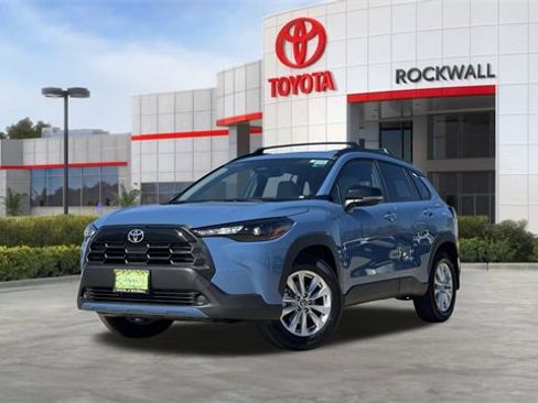 Used 2026 Toyota Corolla Cross LE image 1