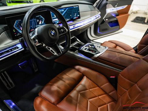 Used 2023 BMW 760i xDrive image 7