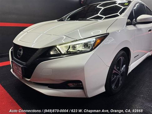 Used 2018 Nissan Leaf SV w/ SV Technology Package image 32