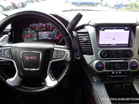 Used 2019 GMC Yukon XL SLT AWD/4WD image 10