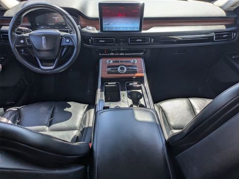 Used 2023 Lincoln Aviator Reserve AWD/4WD image 2