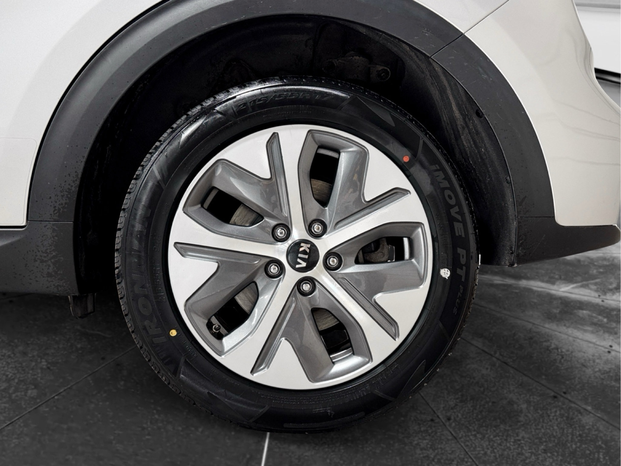 Used 2019 Kia Niro EX w/ Cold Weather Package 2.0 FWD image 30