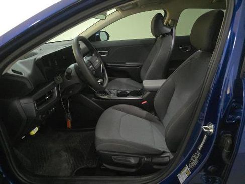 Used 2025 Kia K4 LXS image 6