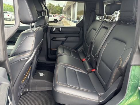 Used 2024 Ford Bronco Badlands image 17