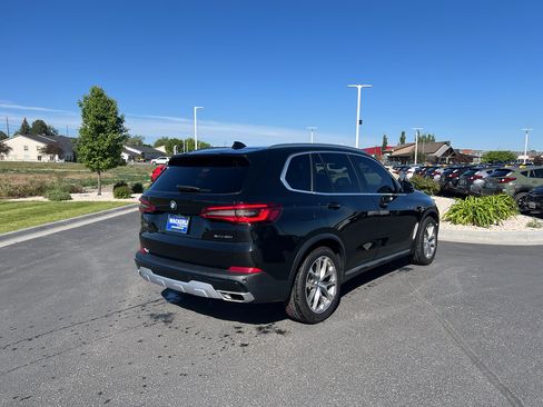 Used 2019 BMW X5 xDrive40i w/ Premium Package 2 AWD/4WD image 4
