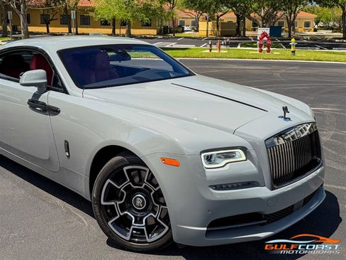 Used 2018 Rolls-Royce Wraith RWD image 70
