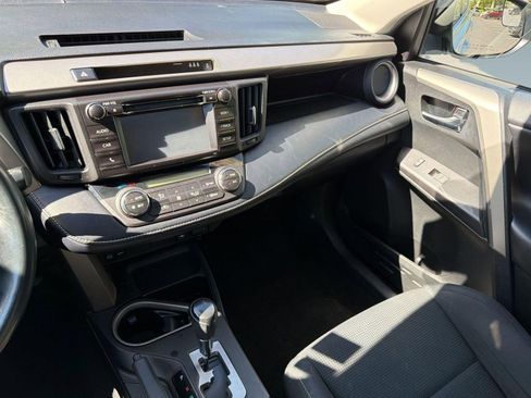 Used 2018 Toyota RAV4 XLE FWD image 26