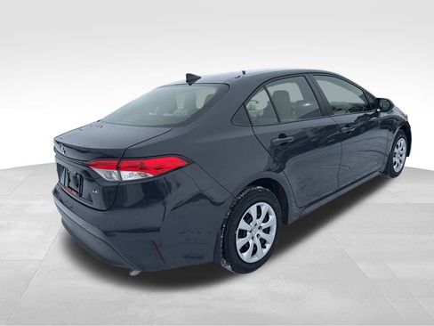 Used 2023 Toyota Corolla LE image 5