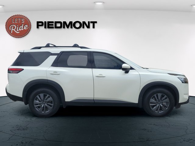 Used 2023 Nissan Pathfinder SV FWD image 4