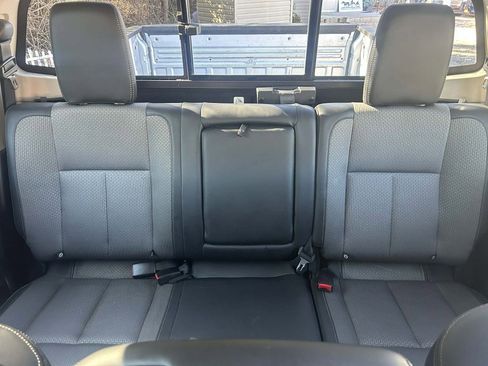 Used 2017 Nissan Titan S image 14