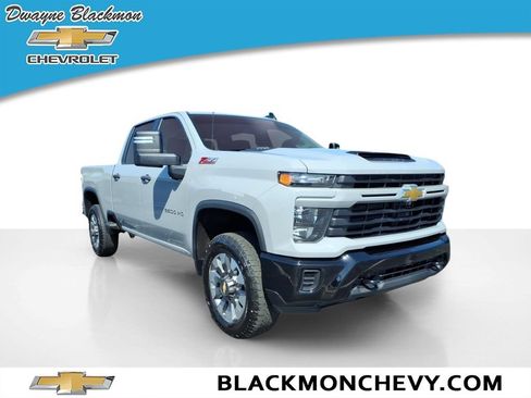 Used 2025 Chevrolet Silverado 2500 Custom w/ Z71 Off-Road Package AWD/4WD image 1