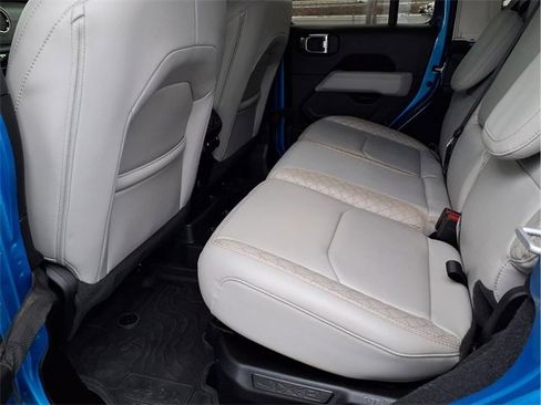 Used 2023 Jeep Wrangler Unlimited Sahara image 14