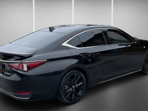 Used 2023 Lexus ES 300h F Sport image 5