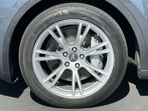 Used 2023 Tesla Model Y AWD image 29
