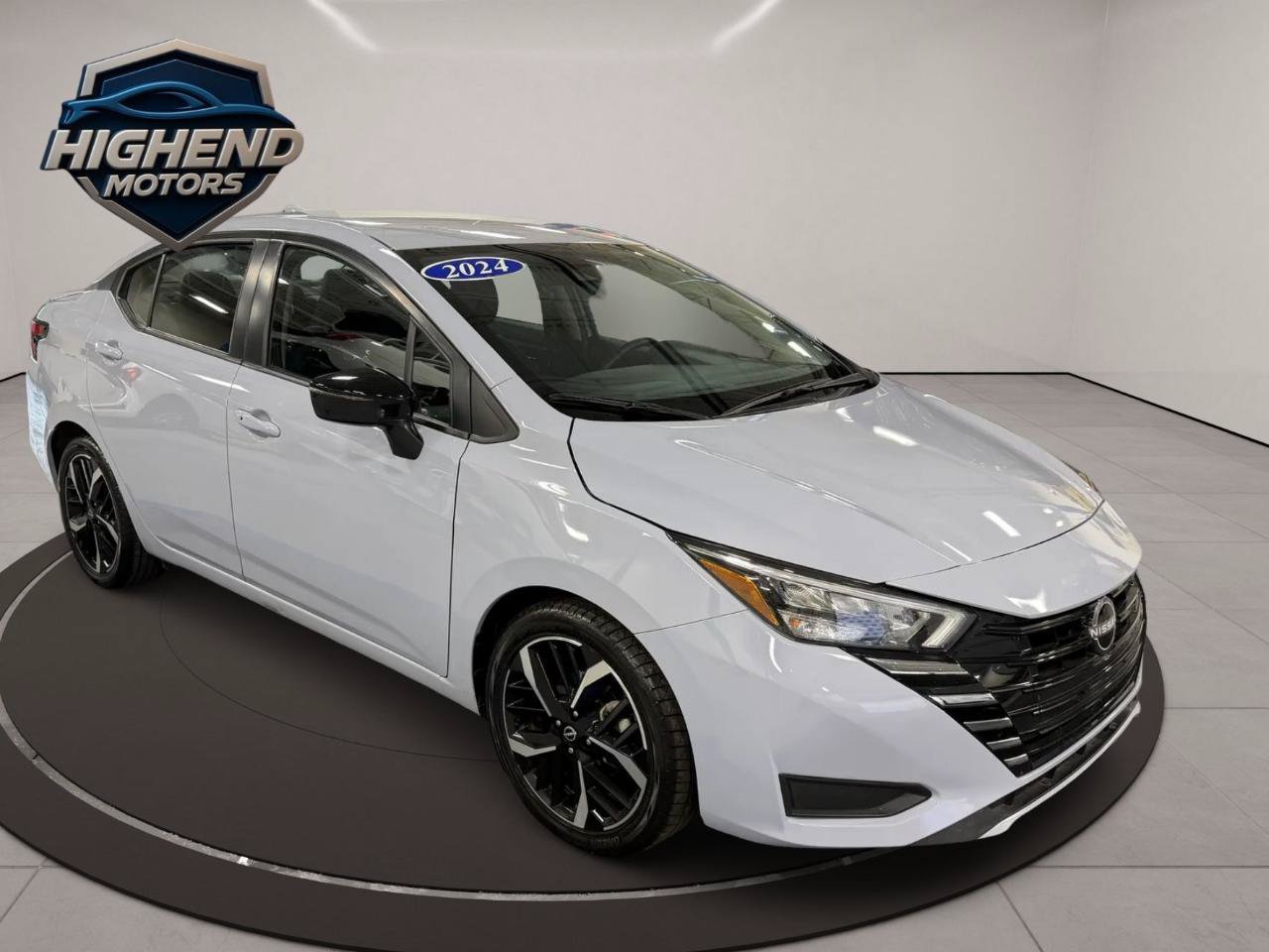 Used 2024 Nissan Versa SR FWD image 8