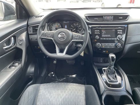 Used 2017 Nissan Rogue S w/ Appearance Package image 9