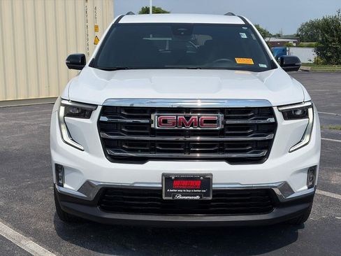 Used 2024 GMC Acadia Elevation w/ Luxury Package FWD image 2