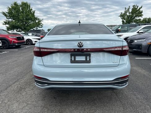 Used 2025 Volkswagen Jetta SEL FWD image 9