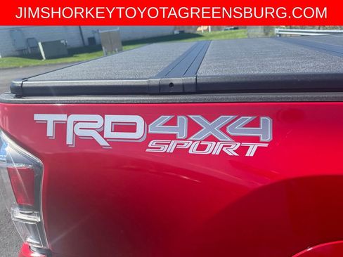 Used 2022 Toyota Tacoma TRD Sport image 29