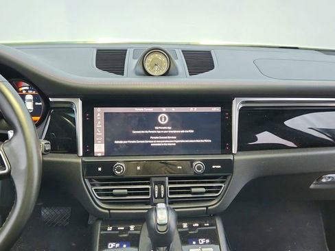 Used 2022 Porsche Macan image 27