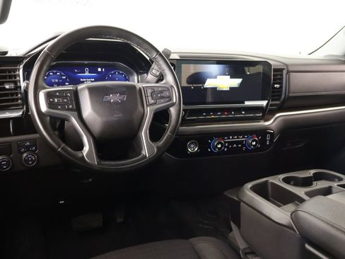 Used 2023 Chevrolet Silverado 1500 RST RWD image 2