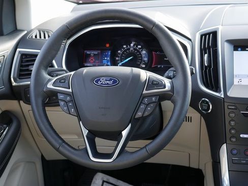Used 2019 Ford Edge Titanium w/ Equipment Group 301A image 18