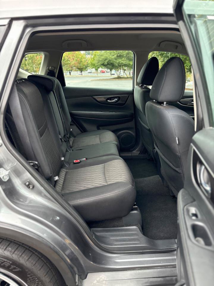 Used 2018 Nissan Rogue S FWD image 15