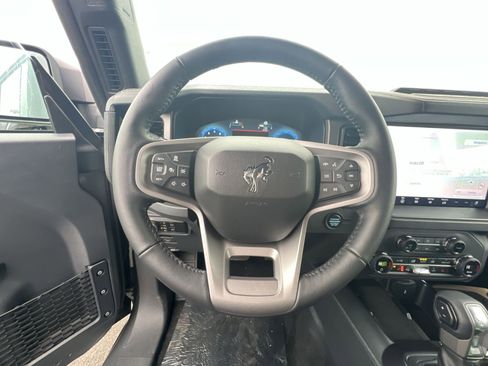 New 2025 Ford Bronco Badlands image 16