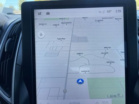 Used 2024 Ford Edge SEL image 24