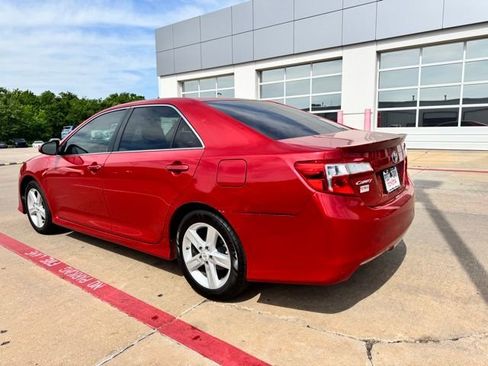 Used 2012 Toyota Camry SE FWD image 8