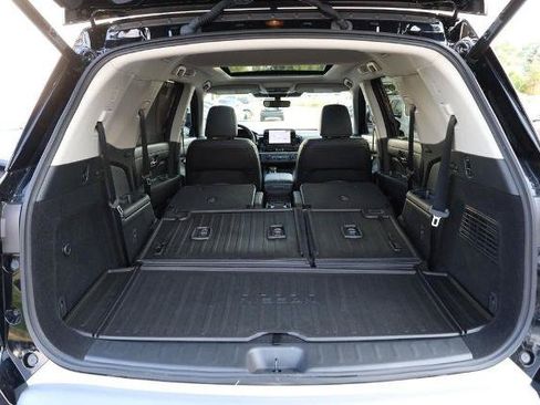Certified 2025 Nissan Pathfinder SL w/ SL Premium Package FWD image 9