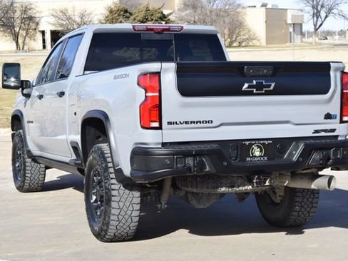 Used 2025 Chevrolet Silverado 2500 ZR2 w/ ZR2 Bison Edition image 6