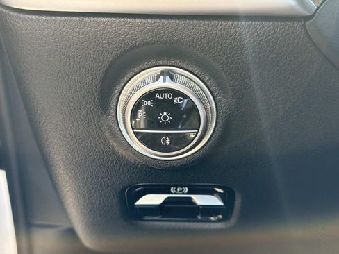 Used 2022 Mercedes-Benz C 300 Sedan image 21