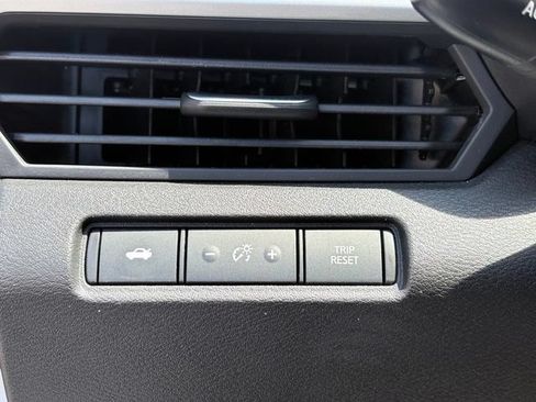 Used 2025 Nissan Altima 2.5 SV FWD image 23