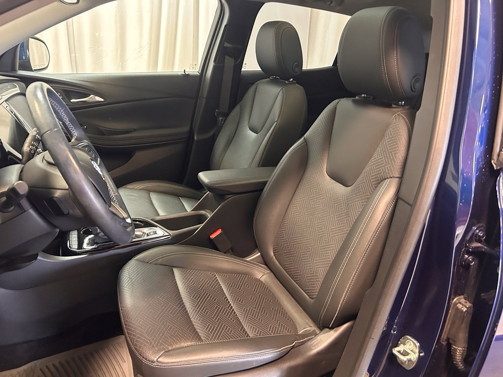 Used 2023 Buick Encore GX Essence w/ Experience Buick Package FWD image 5
