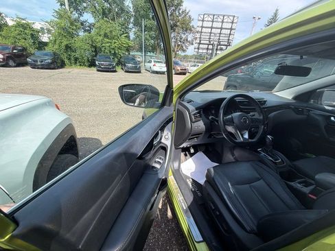 Used 2017 Nissan Rogue Sport SL FWD image 9