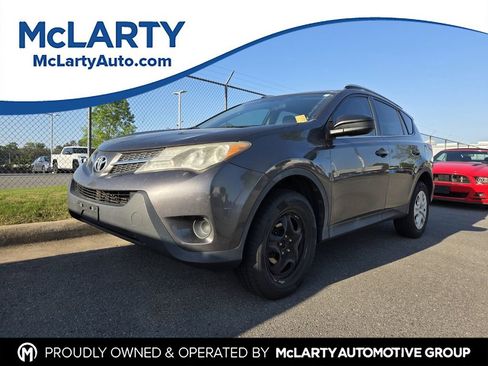 Used 2015 Toyota RAV4 LE image 1